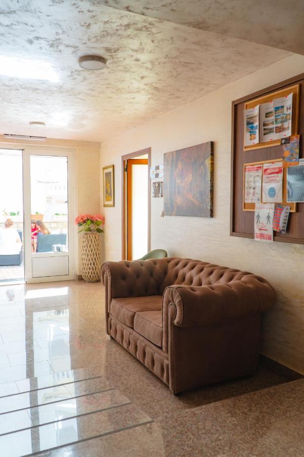 Apartmani "B-Elite" บุดวา ภายนอก รูปภาพ