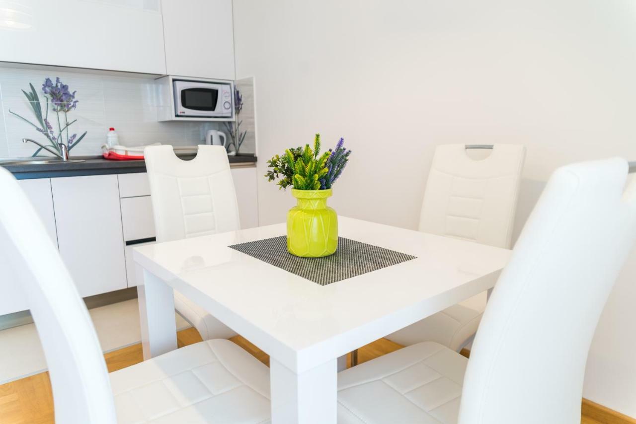 Apartmani "B-Elite" บุดวา ภายนอก รูปภาพ