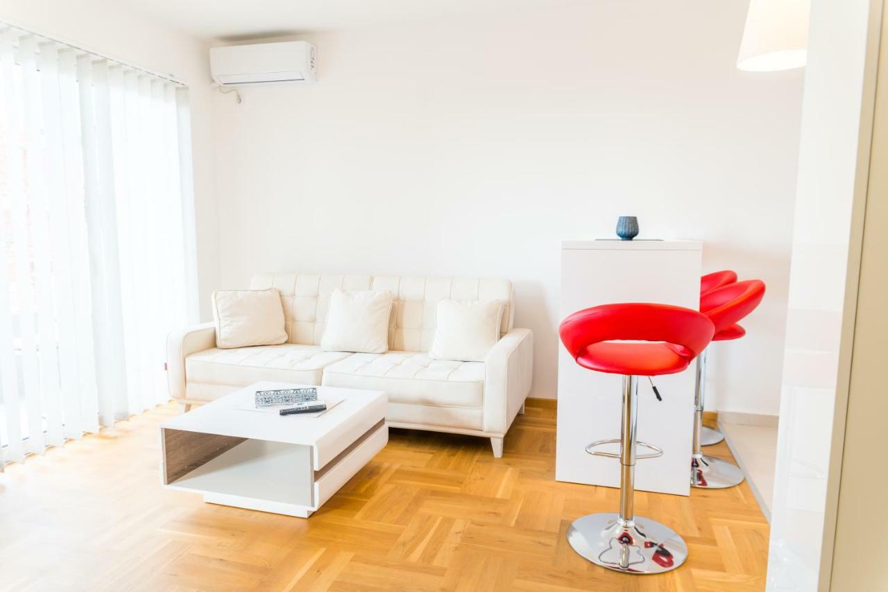 Apartmani "B-Elite" บุดวา ภายนอก รูปภาพ